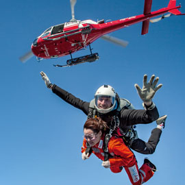Parachute tandem jump helicopter