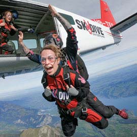 Parachute tandem jump airplane