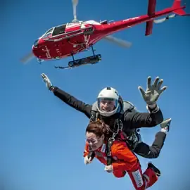 Parachute tandem jump helicopter