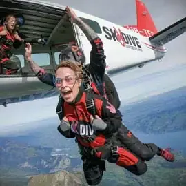 Parachute tandem jump airplane