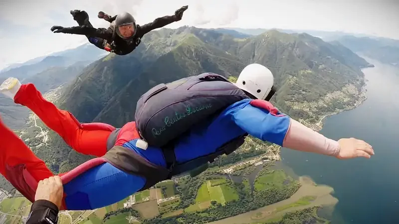 Solo Skydiving in Locarno, Ticino